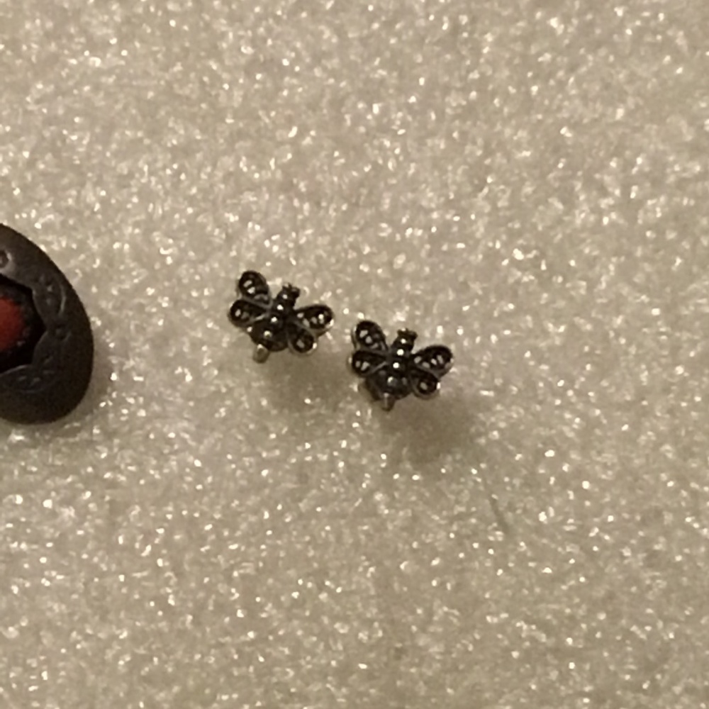 Bundle Of 4 Pairs Of Sterling Silver Earrings - image 5